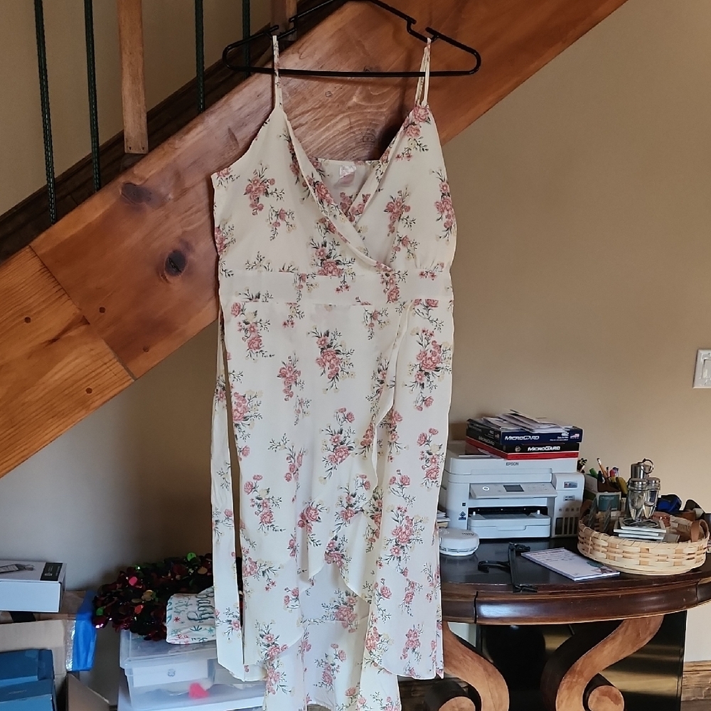 XXXL (21) Juniors No Boundaries Floral White Midi Dress